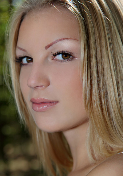 Cristal A in Ardilya from Met Art