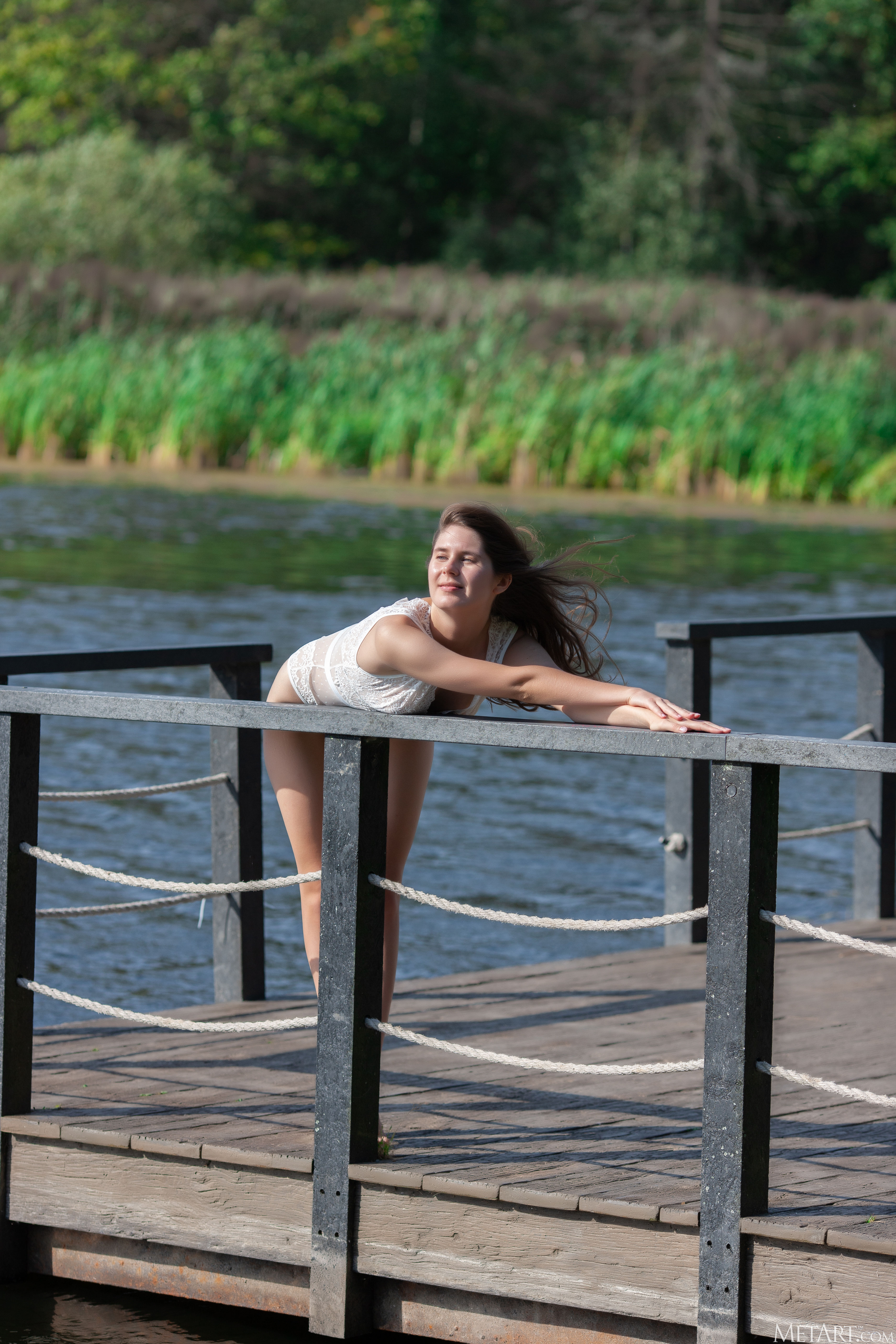 Luna Pica in Met Art set Across the Pond