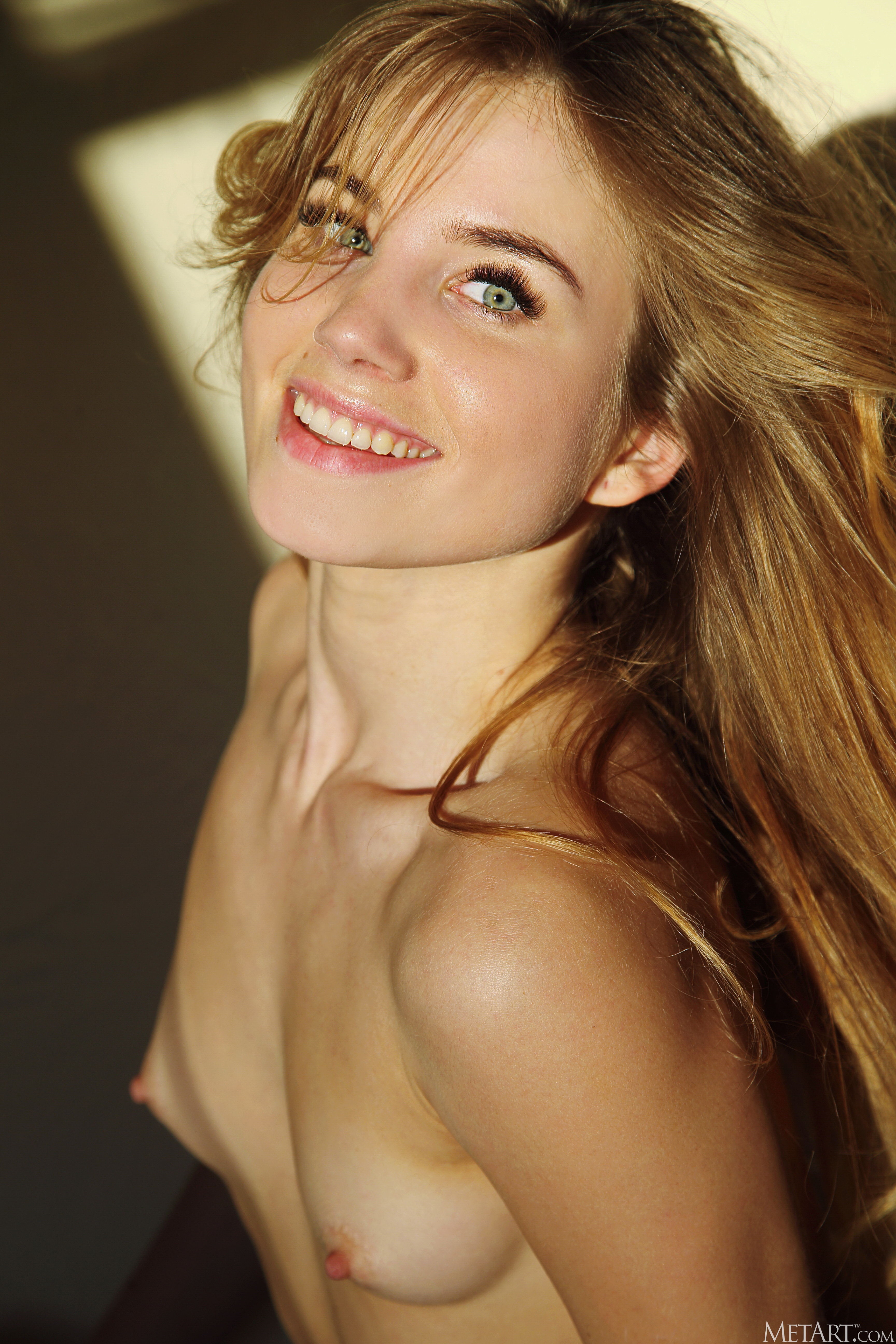 Eyes Porn Pics at Metart Hunter