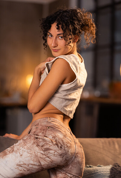 Aisha Vale in Sensual Figure from Metart