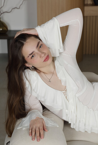 Ula Salia in Presenting Ula Salia from Metart
