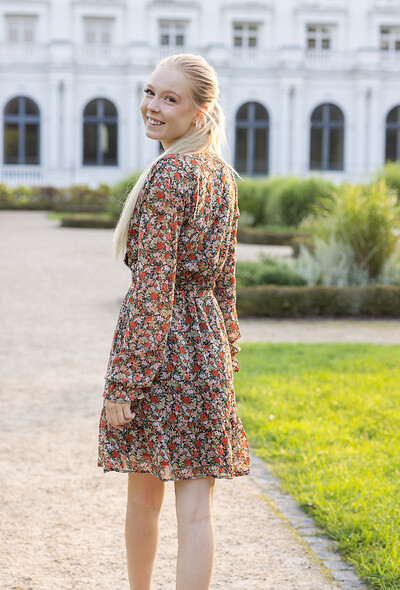 Liby Nicole in Sundress Smile from Metart